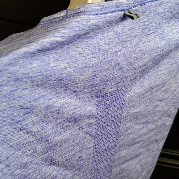 NWT womens Nike running  tee. Xs - Picture 7 of 7